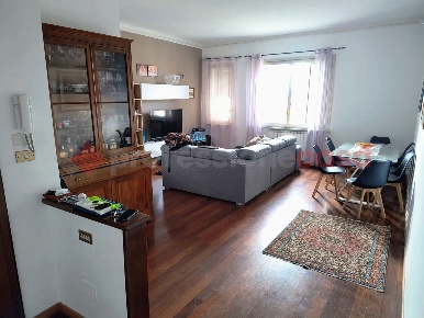 Foto Appartamento in Via Emilio Cuzzocrea 27, Reggio di Calabria di 97 m²