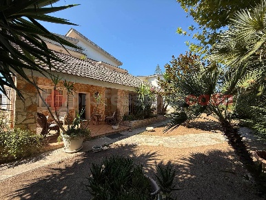 Foto Villa bifamiliare in Via Ortensie 4, Taranto San Vito - Carelli