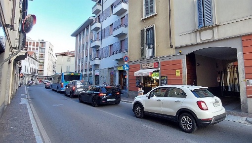 Foto Negozio in Via Carlo Prina, Monza San Biagio di 60 m² con 1 locali