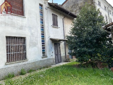 Foto Case semi ndipendenti a Borgo San Siro Centro di 88 m² con 3 locali