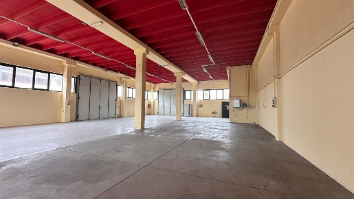 Foto Capannone industriale a Uboldo di 800 m² in affitto