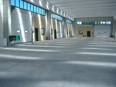 Foto Capannone industriale in Via Delle Bazzone, Galbiate Centro di 400 m²
