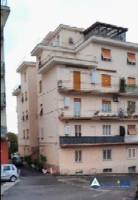 Foto Appartamento in Via Sacile 2, Bracciano Centro di 89 m² con 3 locali