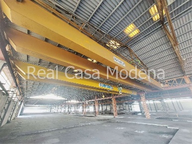 Foto Capannone industriale a Modena di 15000 m² con 10 locali in vendita