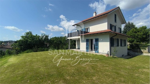 Foto Villa unifamiliare in Via Della Tallera, Varese Bobbiate - Schiranna