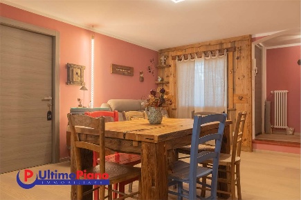 Foto Appartamento in Via Edouard Aubert 5, Aosta Centro di 117 m²