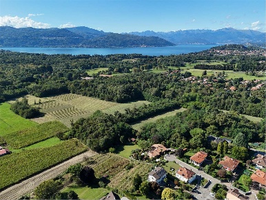 Foto Terreno edificabile in barzola, Angera Barzola di 3500 m² in vendita