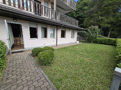 Foto Appartamento in via 4 novembre, Premeno Centro di 100 m² con 3 locali