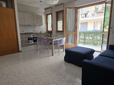 Foto Appartamento in Via Minazza, Meina Centro di 70 m² con 2 locali