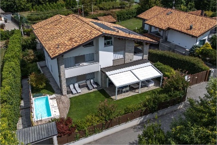 Foto Appartamento a Capiago Intimiano di 160 m² con 4 locali in vendita