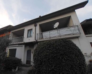 Foto Casa indipendente in Via C. Battisti, Prevalle Centro di 230 m²