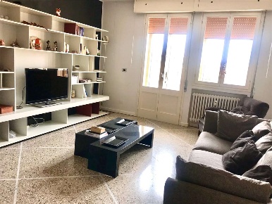 Foto Appartamento a Ferrara di 90 m² con 4 locali in affitto