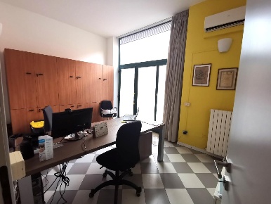 Foto Ufficio a Fucecchio Centro di 92 m² con 5 locali in vendita