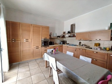 Foto Appartamento a Carrara Marina di Carrara di 100 m² con 4 locali