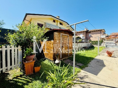 Foto Appartamento a Viareggio Torre del Lago di 115 m² con 5 locali