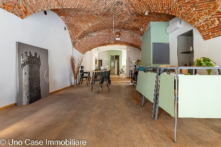 Foto Negozio in via libera arduino 68, Ivrea di 156 m² con 3 locali