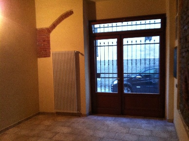 Foto Negozio in Via Verdi  52, Pistoia Centro Storico di 60 m² con 2 locali
