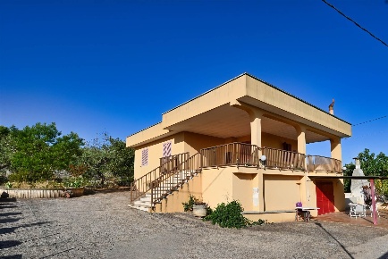 Foto Villa unifamiliare in Strada Comunale Corcione 72, Putignano di 170 m²