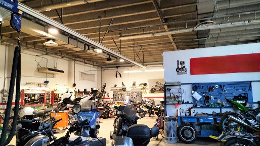 Foto Capannone industriale a Livorno Shangai di 340 m² con 2 locali