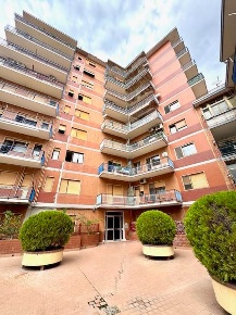 Foto Appartamento a Salerno Carmine Alto di 170 m² con 5 locali in vendita