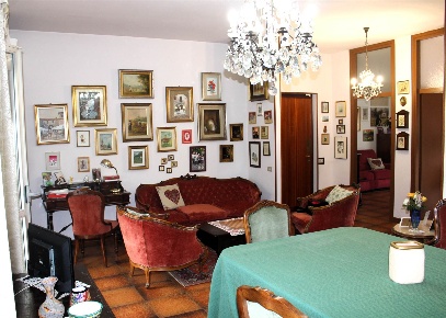 Foto Appartamento in piazza Irigoyen  2, Vercelli di 115 m² con 5 locali