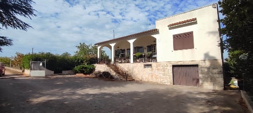 Foto Villa unifamiliare in VIA OSTUNI 239, Martina Franca di 91 m²