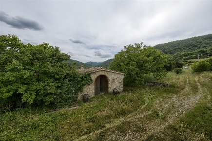 Foto Rustico a Scarperia e San Piero di 180 m² con 5 locali in vendita