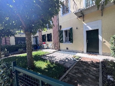 Foto Appartamento a Busto Garolfo Centro di 86 m² con 3 locali in vendita