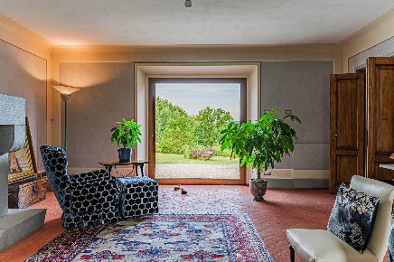 Foto Villa unifamiliare a Borgo San Lorenzo di 380 m² con 11 locali