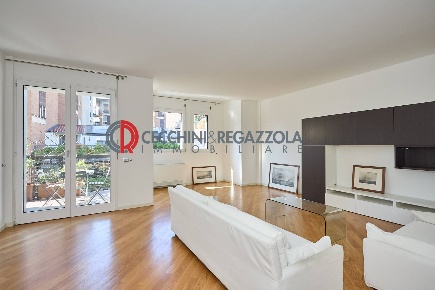 Foto Appartamento in Via Trebazio, Milano Sempione di 120 m² con 3 locali