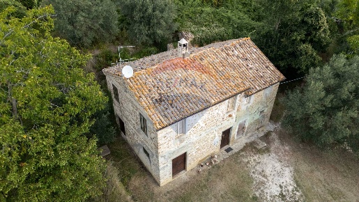 Foto Rustico in Località esinante castellaro, Serra San Quirico di 83 m²