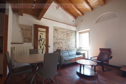 Foto Appartamento in Via Provolo, Verona San Zeno di 90 m² con 3 locali