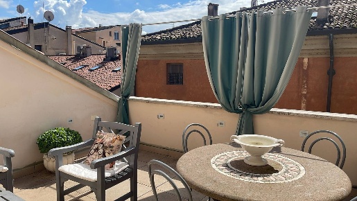Foto Appartamento a Mantova Centro di 120 m² con 3 locali in vendita