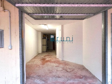 Foto Box a San Benedetto del Tronto di 16 m² con 1 locali in vendita