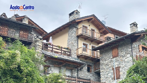 Foto Villa a schiera in Località Ladret, Roisan di 101 m² con 3 locali