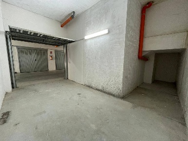 Foto Box in Via Trieste, San Nicola la Strada di 18 m² con 1 locali