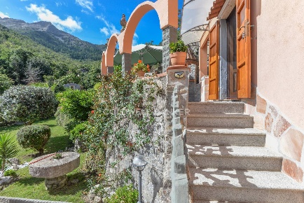 Foto Villa singola in Via provinciale per Poggio, Marciana di 82 m²