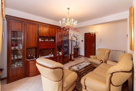 Foto Appartamento in Via Antonino corsaro, Camporotondo Etneo Centro