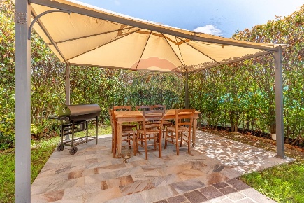 Foto Appartamento in via Victor Hugo, Rho Lucernate di 100 m² con 3 locali