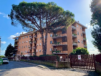 Foto Box in via di Generosa, Roma Trullo - Colle del Sole di 33 m²
