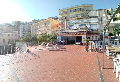 Foto Appartamento a Napoli Vomero di 202 m² con 6 locali in vendita