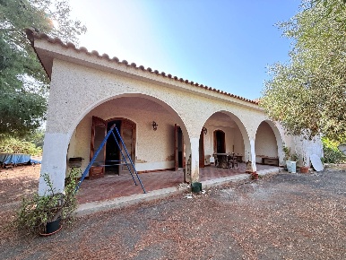 Foto Villa singola in Via Isola, Siracusa Isola di 151 m² con 5 locali