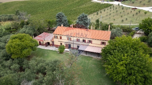 Foto Appartamento in Via serra, San Marcello di 155 m² con 8 locali