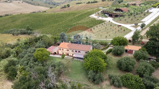 Foto Appartamento in Via serra, San Marcello di 155 m² con 8 locali