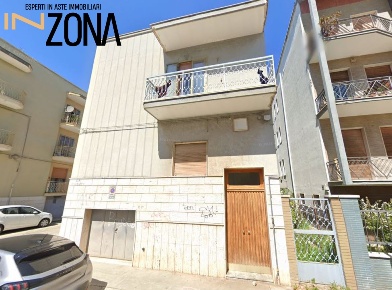 Foto Appartamento in Via Francesco Baracca, Mola di Bari Centro di 114 m²