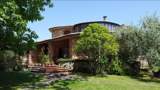 Foto Villa unifamiliare a Sovicille Centro di 220 m² con 2 locali