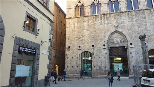 Foto Locale commerciale a Siena San Domenico - Fontebranda di 100 m²