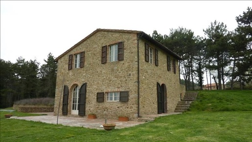 Foto Appartamento a Castelnuovo Berardenga Centro di 170 m² con 7 locali