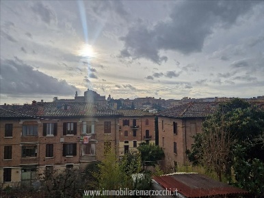 Foto Appartamento a Siena Ravacciano di 125 m² con 6 locali in vendita
