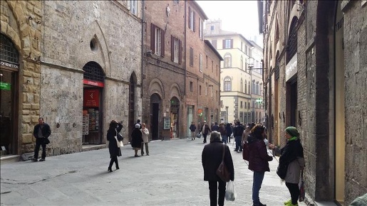 Foto Locale commerciale a Siena San Domenico - Fontebranda di 155 m²